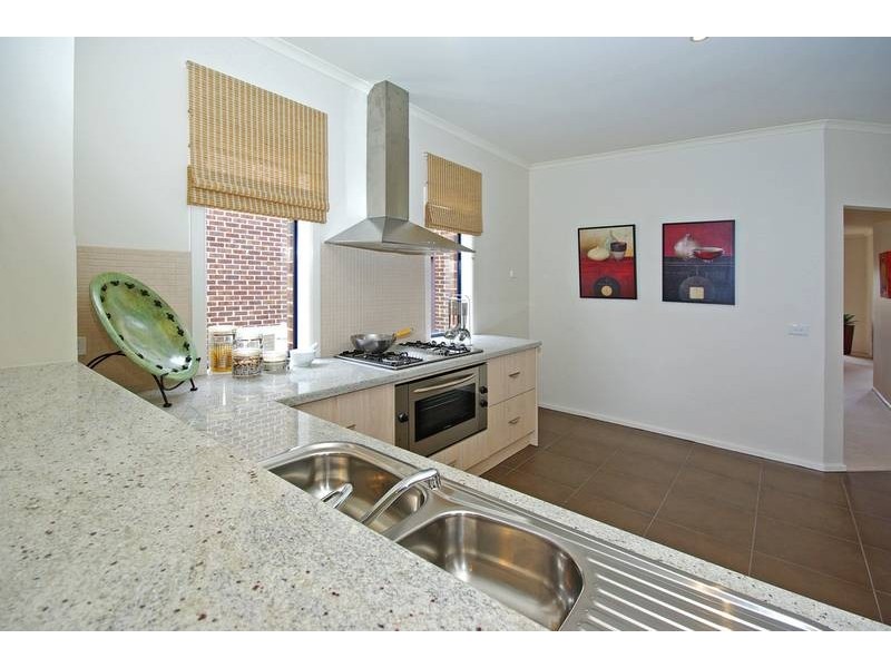 14 Carabeen Way, Lyndhurst VIC 3975