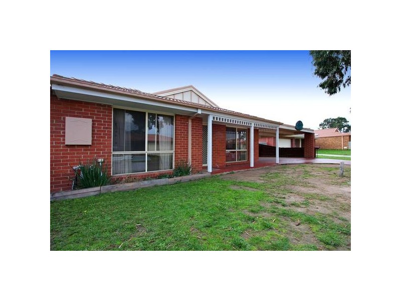 12 Dutton Close, Lynbrook VIC 3975