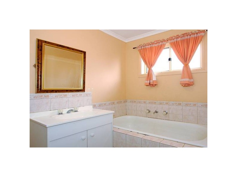 12 Dutton Close, Lynbrook VIC 3975