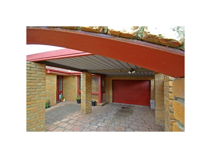 8 Wycombe Rise, Hampton Park VIC 3976