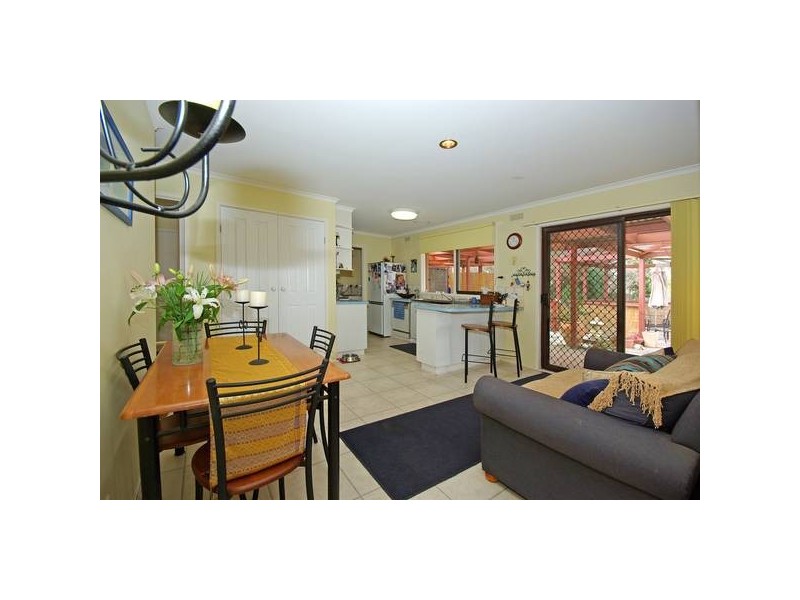 8 Wycombe Rise, Hampton Park VIC 3976
