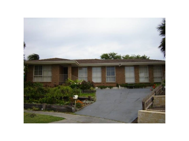 11 Dalvana Court, Hampton Park VIC 3976