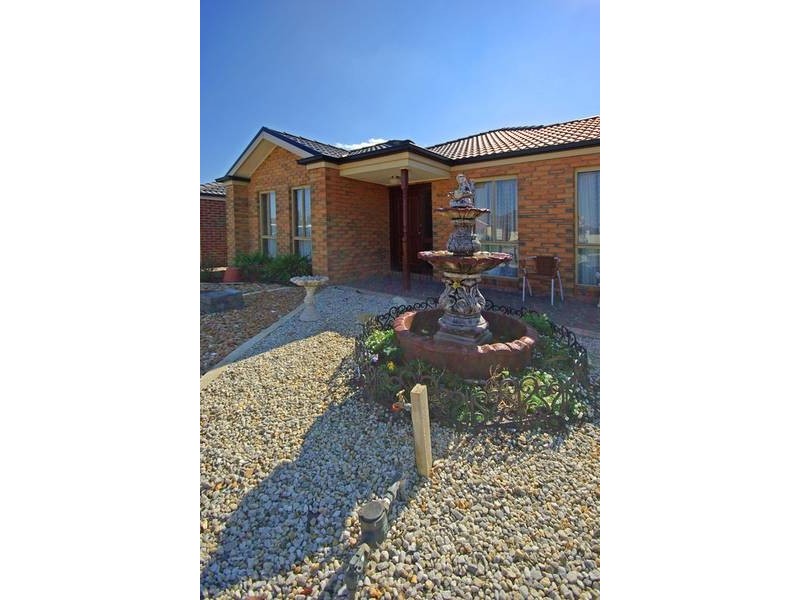12 Hopegood Place, Lynbrook VIC 3975