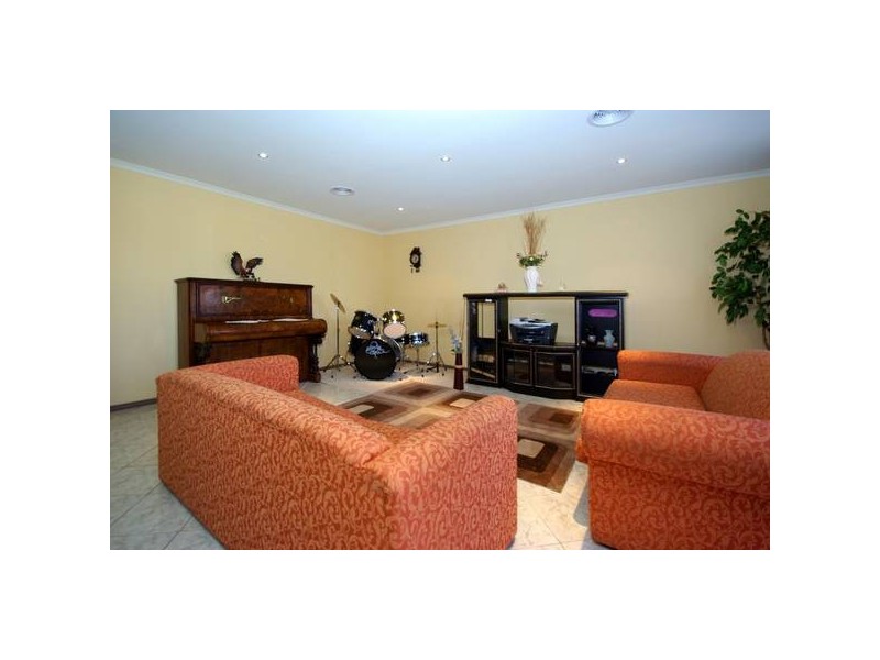 12 Hopegood Place, Lynbrook VIC 3975