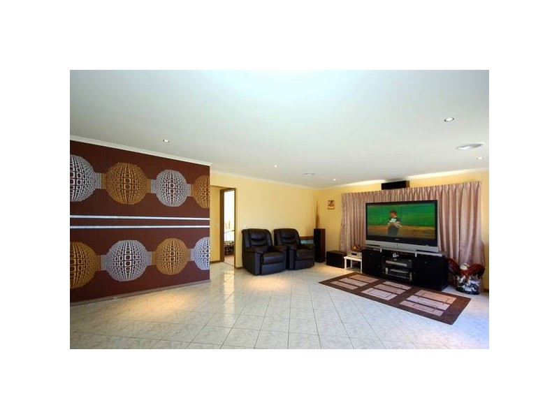 12 Hopegood Place, Lynbrook VIC 3975