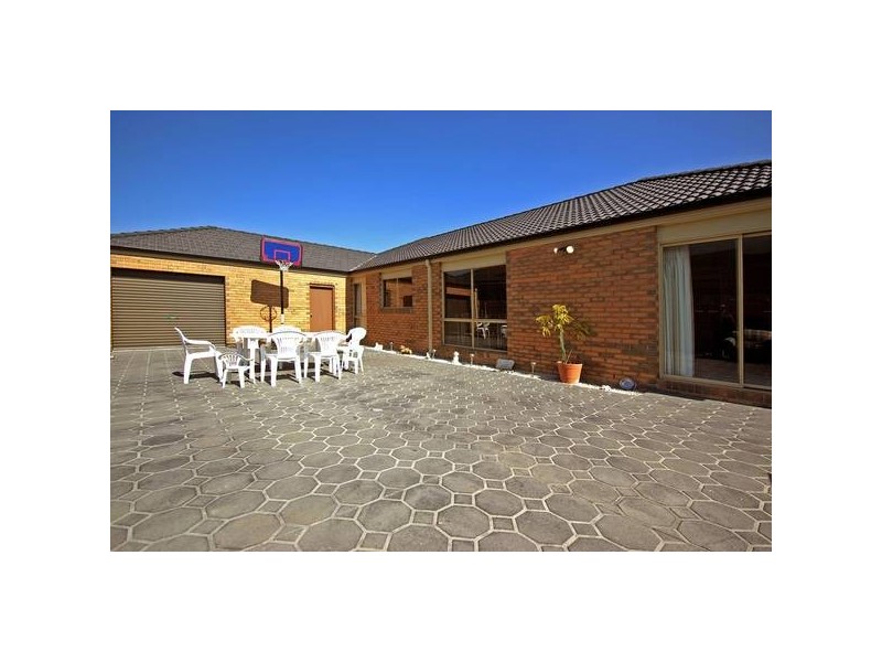 12 Hopegood Place, Lynbrook VIC 3975