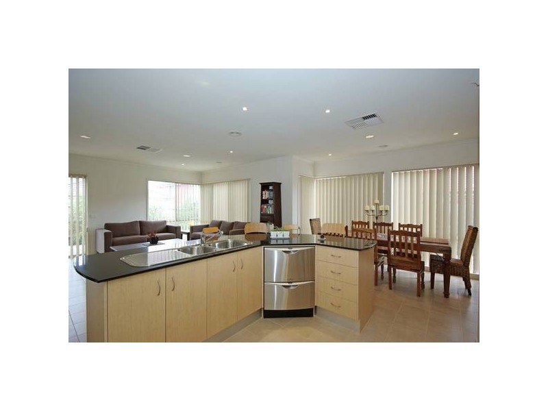 41 Franklin Parade, Lynbrook VIC 3975