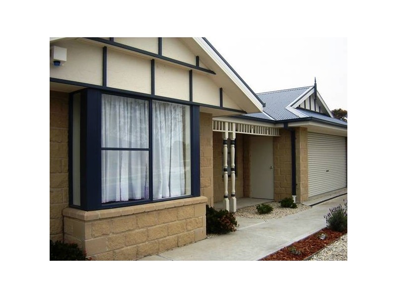 3 Bonwick Close, Lynbrook VIC 3975