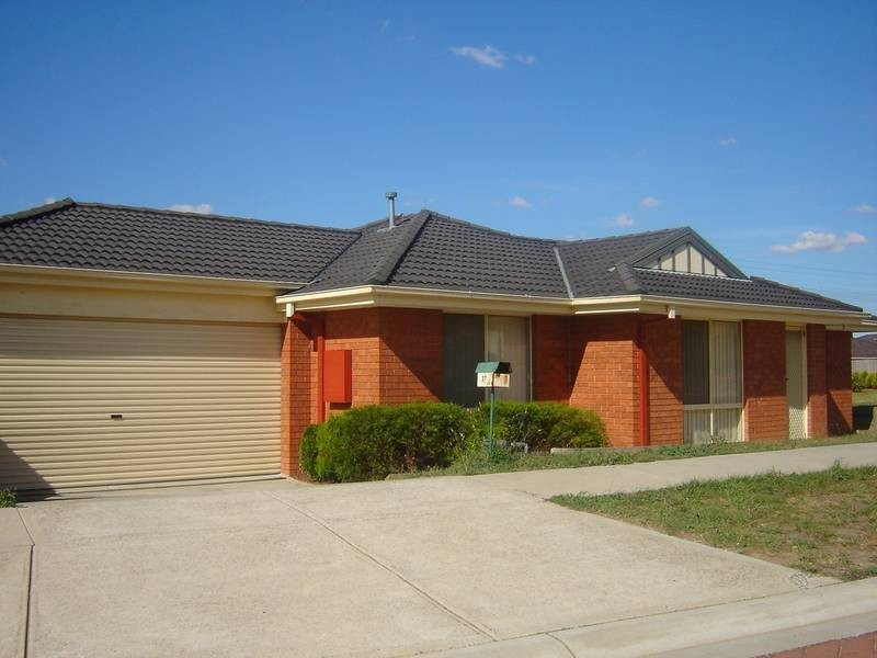 27 Burlington Chase, Hampton Park VIC 3976