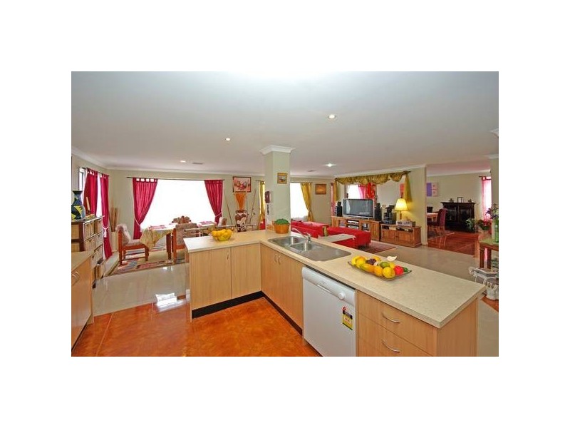 1 Astley Wynd, Lynbrook VIC 3975