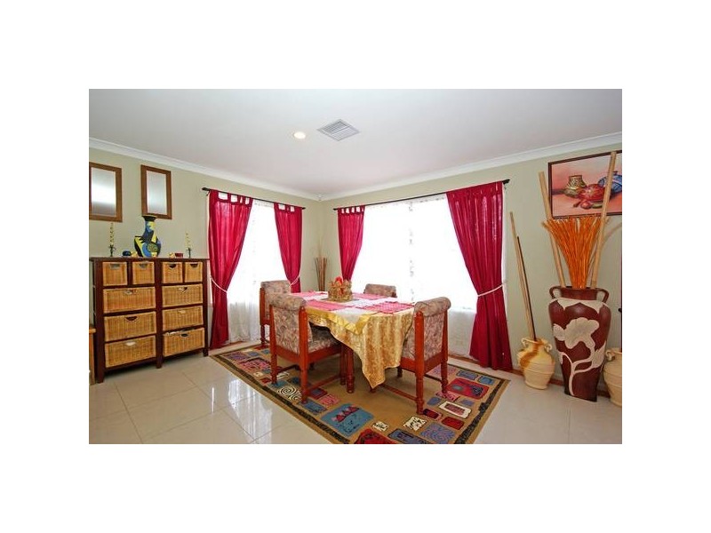 1 Astley Wynd, Lynbrook VIC 3975