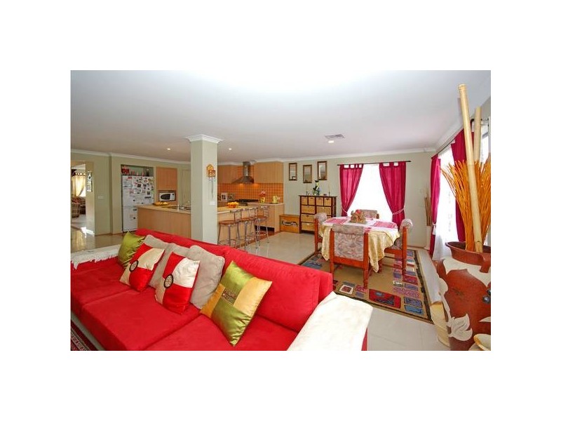 1 Astley Wynd, Lynbrook VIC 3975