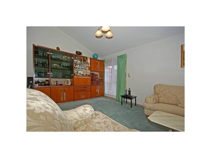 11 Fernshaw Gardens, Hallam VIC 3803