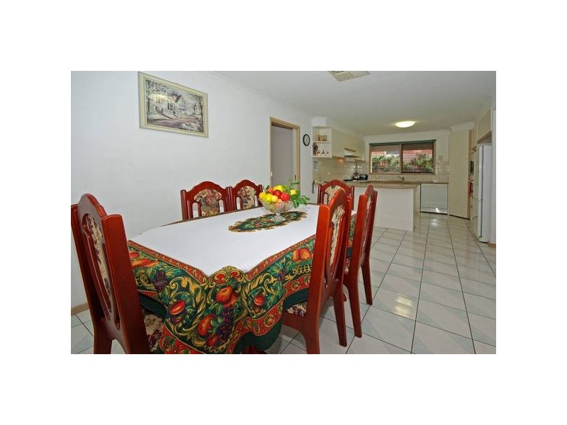 11 Fernshaw Gardens, Hallam VIC 3803