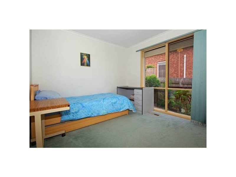 11 Fernshaw Gardens, Hallam VIC 3803