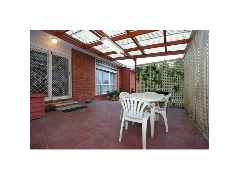 11 Fernshaw Gardens, Hallam VIC 3803