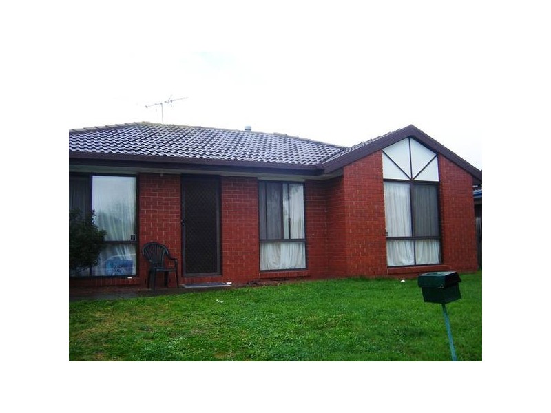 5 Pinnacle Way, Hampton Park VIC 3976