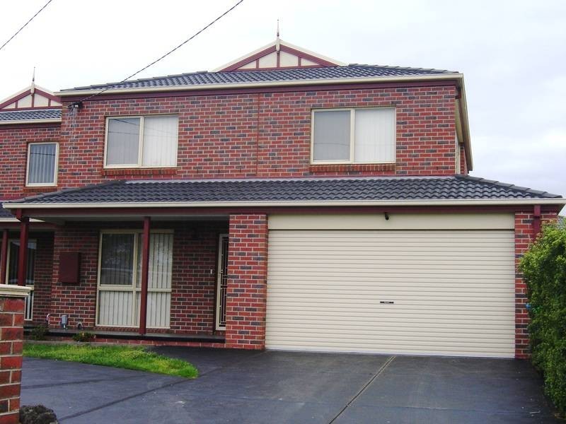 1/4 Ridge Court, Hampton Park VIC 3976