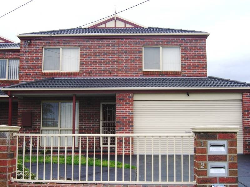 1/4 Ridge Court, Hampton Park VIC 3976