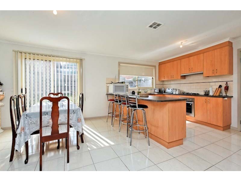 1/4 Ridge Court, Hampton Park VIC 3976