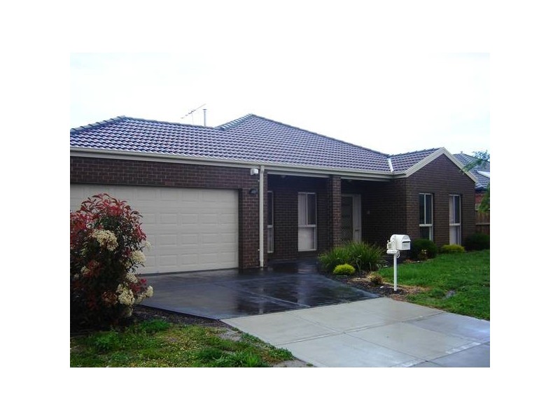 11 Devaney Avenue, Lynbrook VIC 3975