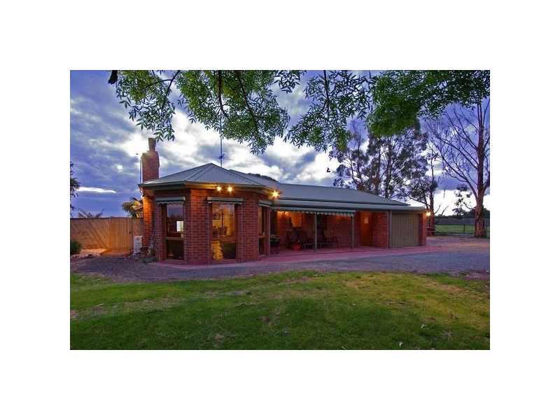 112 Beechers Road, Clyde VIC 3978