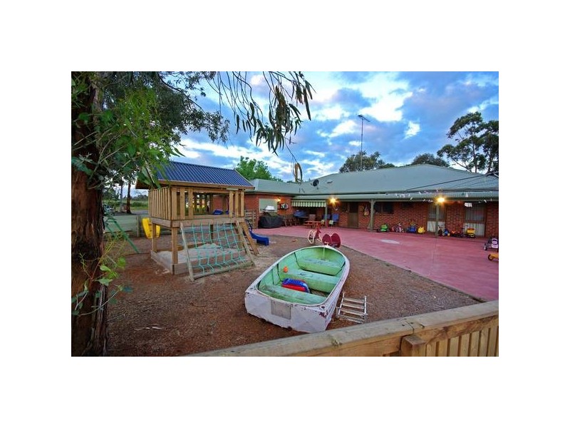112 Beechers Road, Clyde VIC 3978