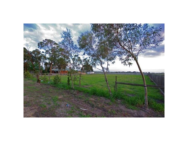 112 Beechers Road, Clyde VIC 3978