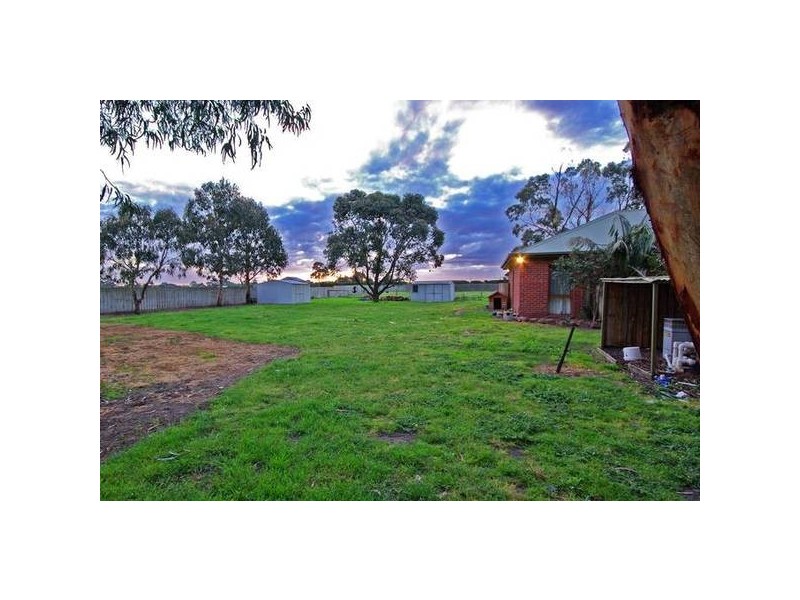 112 Beechers Road, Clyde VIC 3978