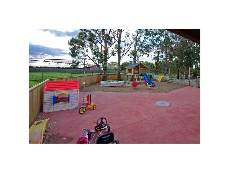 112 Beechers Road, Clyde VIC 3978