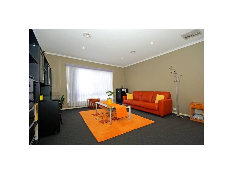 82 Aylmer Road, Lynbrook VIC 3975