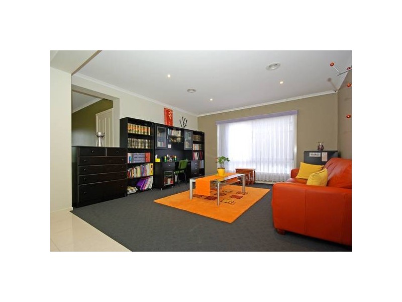 82 Aylmer Road, Lynbrook VIC 3975