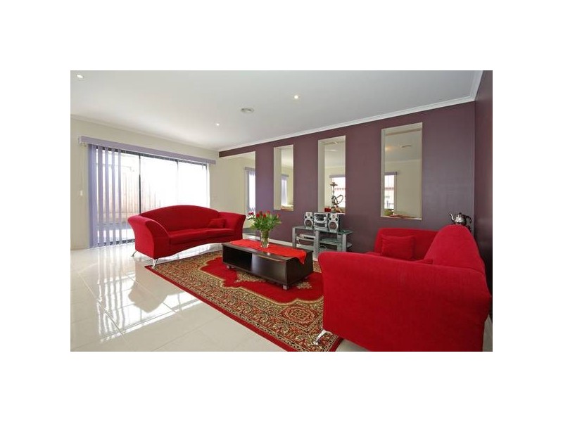 82 Aylmer Road, Lynbrook VIC 3975