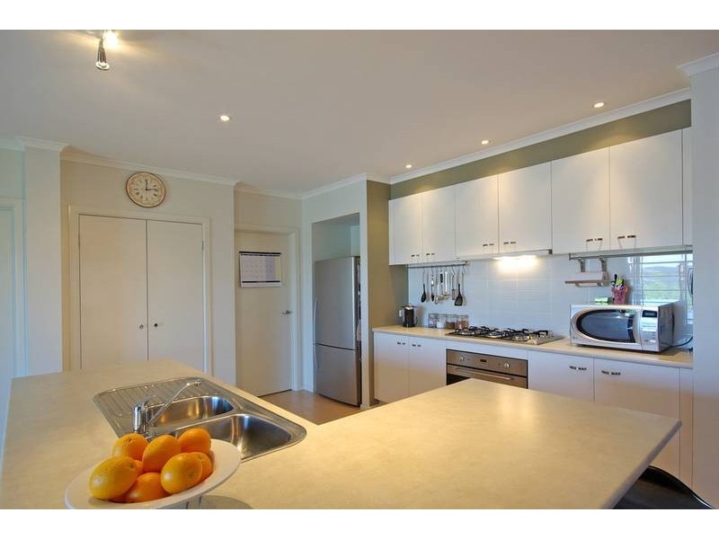 7 Hanrahan Wynd, Lynbrook VIC 3975