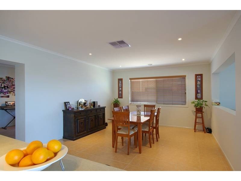 7 Hanrahan Wynd, Lynbrook VIC 3975