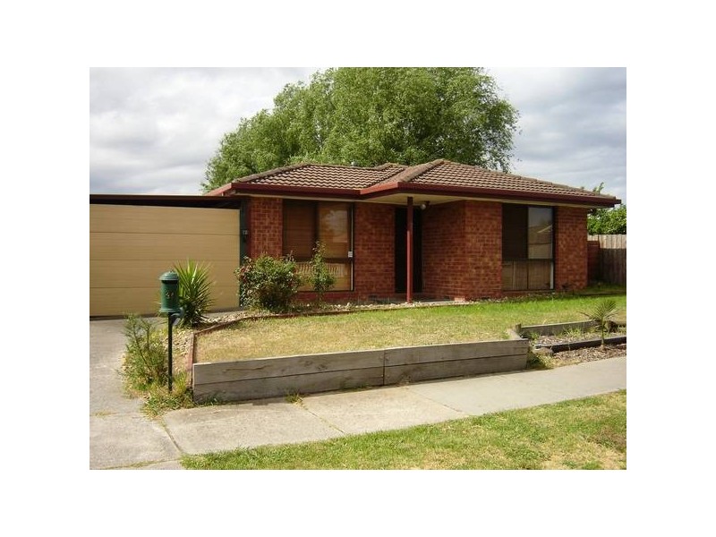 22 Terrence Drive, Cranbourne North VIC 3977