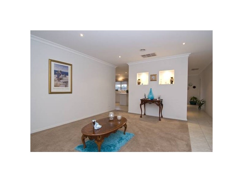 1 Carabeen Way, Lyndhurst VIC 3975