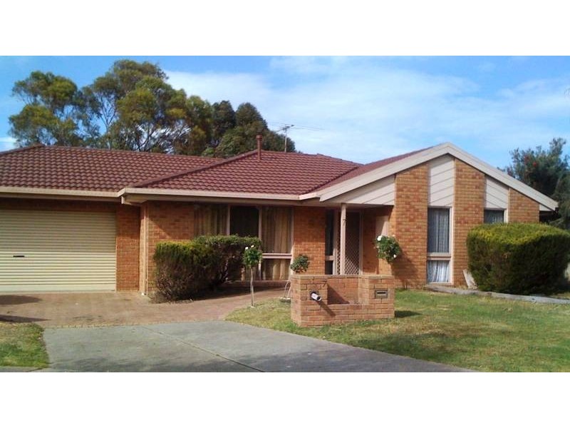 7 Stone Court, Cranbourne North VIC 3977