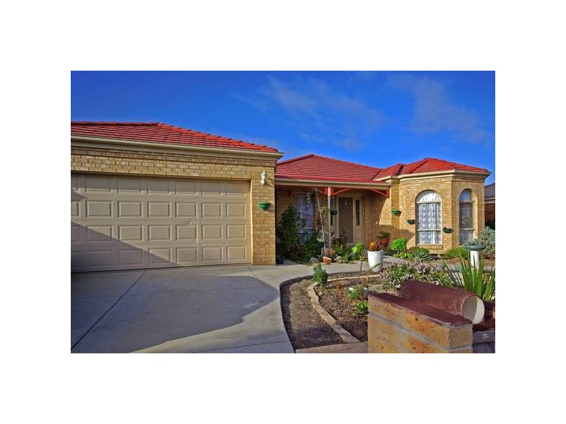 7 Dennis Close, Lynbrook VIC 3975