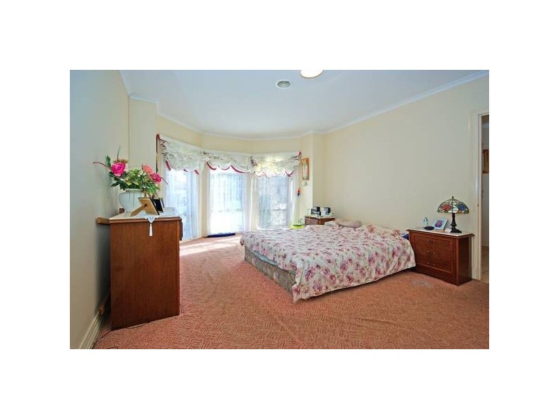 7 Dennis Close, Lynbrook VIC 3975