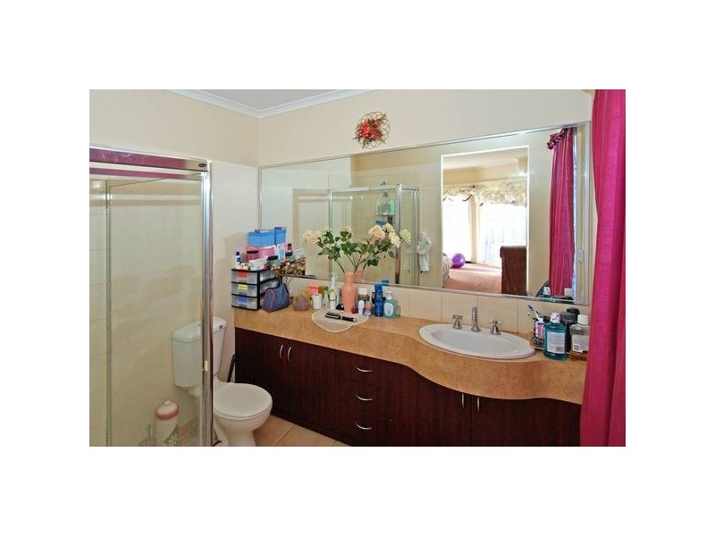 7 Dennis Close, Lynbrook VIC 3975