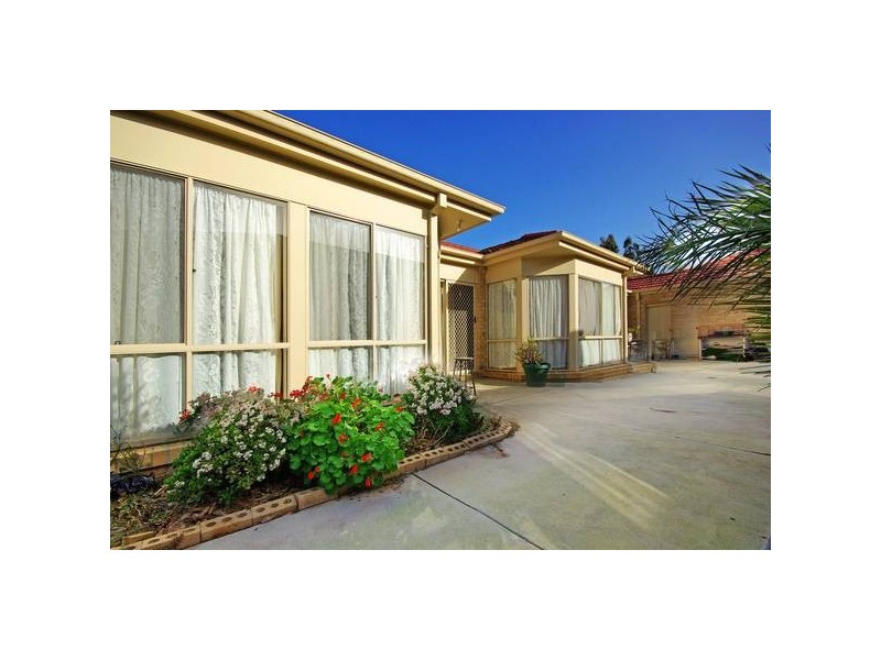 7 Dennis Close, Lynbrook VIC 3975