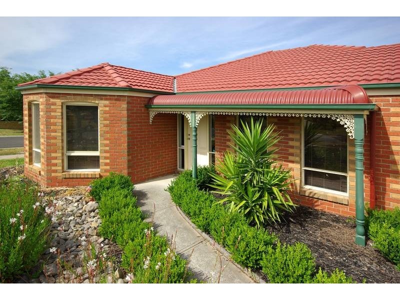11 Sugar Bush Drive, Lynbrook VIC 3975