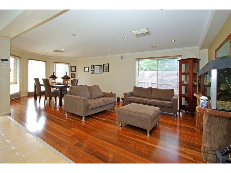 11 Sugar Bush Drive, Lynbrook VIC 3975