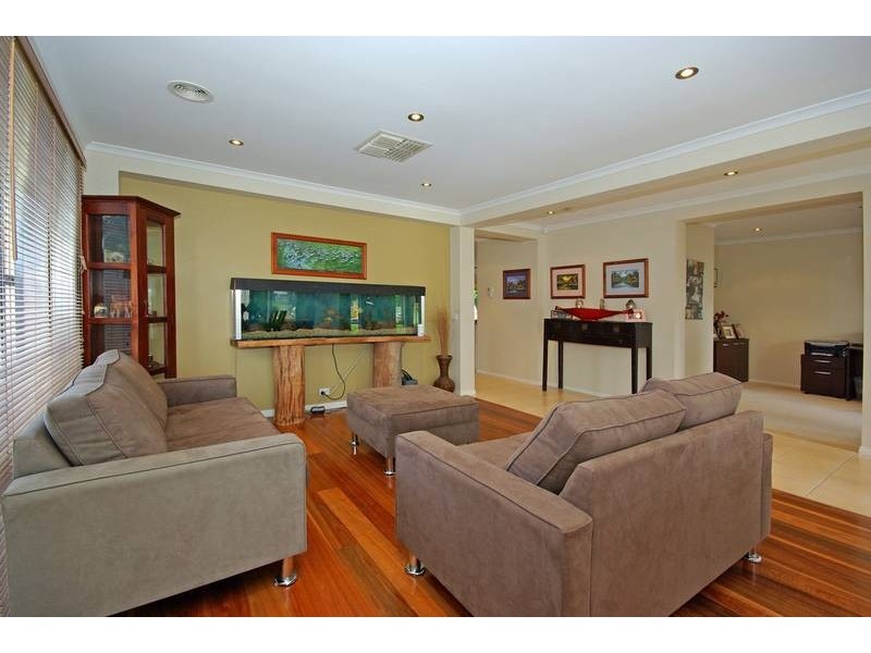 11 Sugar Bush Drive, Lynbrook VIC 3975