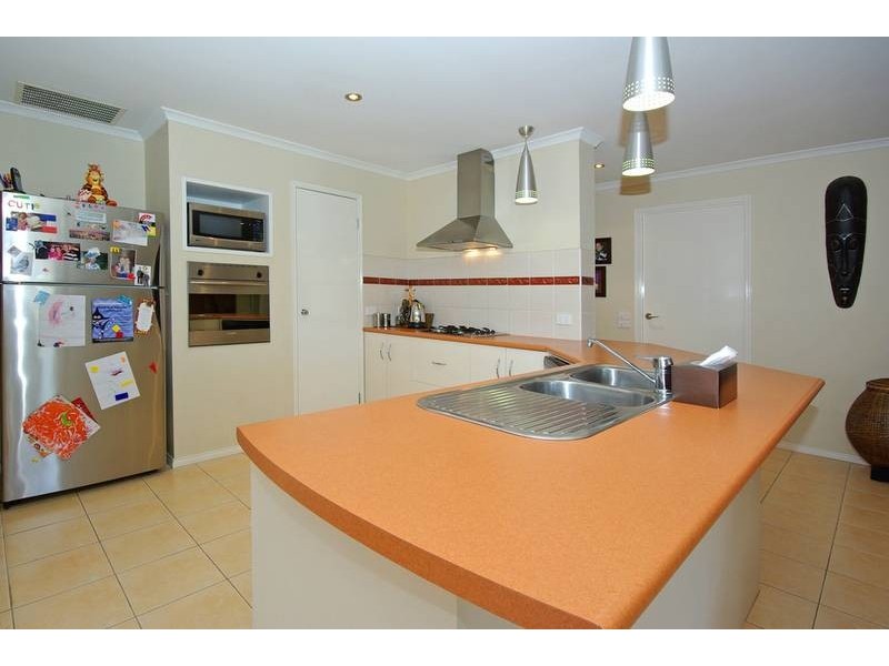11 Sugar Bush Drive, Lynbrook VIC 3975