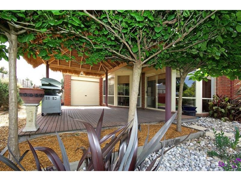 11 Sugar Bush Drive, Lynbrook VIC 3975