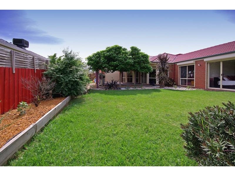 11 Sugar Bush Drive, Lynbrook VIC 3975