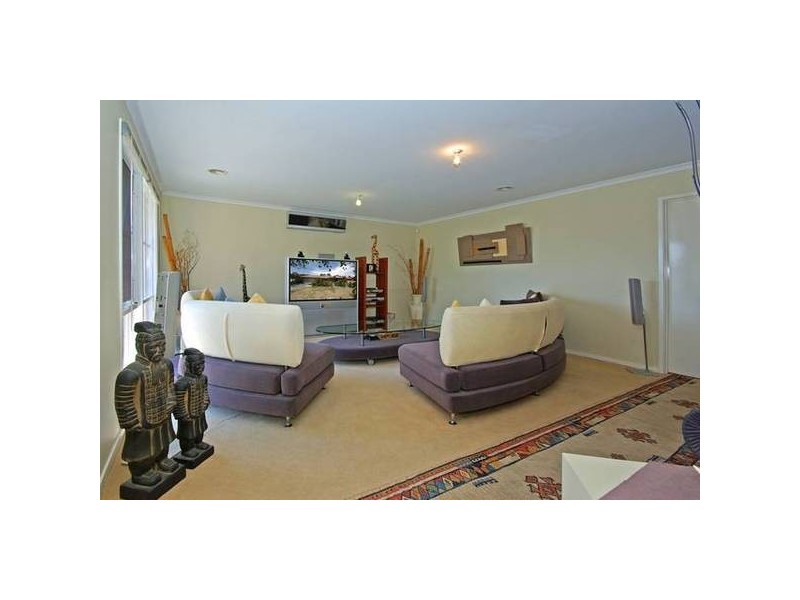 7 Brady Close, Lynbrook VIC 3975