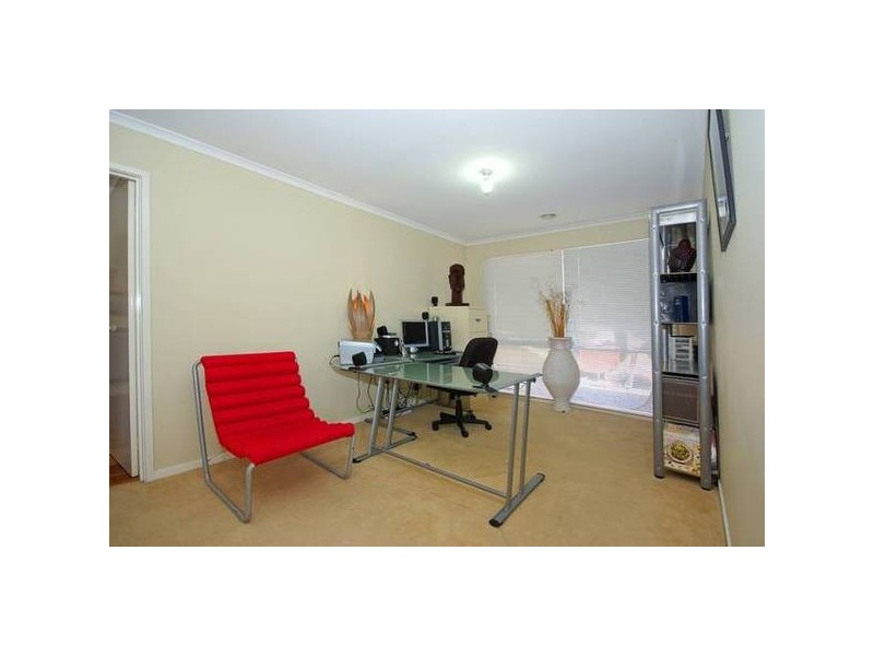 7 Brady Close, Lynbrook VIC 3975